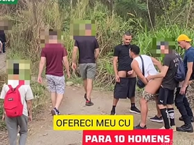 LEVEI 2 AMIGOS HÉTEROS PARA FODER MEU CU EM PÚBLICO, ONDE HOMENS COSTUMAM FAZER CAMINHADA. ENQUANTO CADA UM SE RESERVA PARA COMER MEU CU, UMA PLATEIA DE HOMENS OBSERVA E SE MASTURBAL. asian teen gay boy hard sex videos