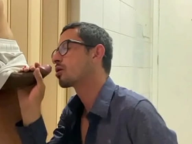 Na hora do tesão, rasguei a roupa do passivo e ele foi embora de cueca asian gay china making love videos