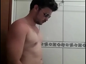 Mulherengo Gostoso balançando o pênis no short leaked asian gay sex videos