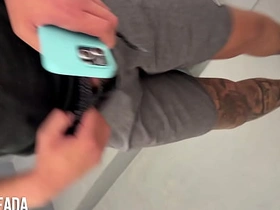 Chupei meu amigo na escada do prédio voltando da academia. uncaring videos sex asian