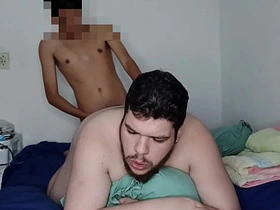 Prévia - Deixei o Novinho Pentelhudo Usar Meu Cuzinho Pra Se Aliviar e Ele Goza 2 Vezes (COMPLETO NO SHEER) asian gay. sex videos
