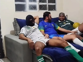 Como será que terminou essa partida de futebol? Adivinhem (Prévia) asian strife = 'wife' gay male sex videos