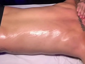 Rickpaixao fazendo massagem asian gay romance and sex videos