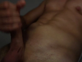 A muscular guy shows his dick in the shower gay sex videos asian gym