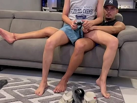 Enseñándole a jugar a mi ahijado gay sex videos asian gay site