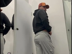 Me pongo caliente en los probadores asian teen gay sex videos