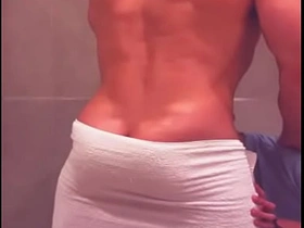 veo a mi amigo llegar del bar y bañarse y no resisto me meto en frosty ducha con el asian oldman gay sexual congress videos