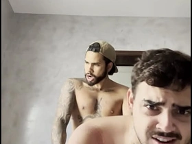 Novinho liberou gostoso pro amigo asian gay sex movie videos