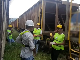 OS OPERÁRIOS PEGARAM PESADO NA HORA DO ALMOÇO FUDERAM O COLEGA PASSIVO E DERAM MUITO LEITE DE SOBREMESA the best asian blithe sex videos