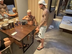 Fodendo gostoso meu parceiro e o amigo dele sex videos asian boy outside gay