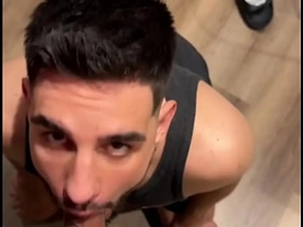 ESPERANDO UM LANCHE E GANHEI FOI A ROLA DO ENTREGADOR asian gay rap sex videos