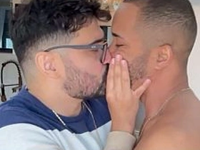 MARCOS GOIANO - Dweeb BUNDUDO ENTRANDO NA PICA DO NEGÃO - SEXO GAY BAREBACK - NEGRO DOTADO FODE PUTO DE ÓCULOS asian gay sotwe sex videos