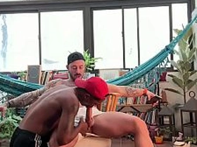 GRINGO PAUZUDO SOCANDO FORTE EM NEGÃO DOTADO asian gay casting couch sex videos