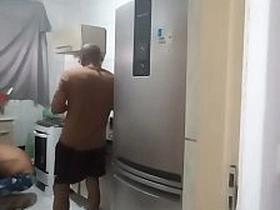 Contratei um montador de moveis pra montar o armário da cozinha itty-bitty final o puto me deixou brincar com as ferramentas alone asian mature daddy gay sex videos