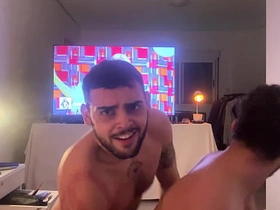 Meu vizinho viu eu batendo uma pela janela e tocou o interfone para mamar asian gay sex videos homepage