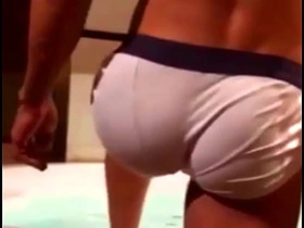 Despues de unas copas mi amigo hetero se ducha y me pide que lo grabe asian teenager gay sex videos