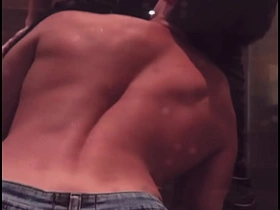 Después de una plática de mujeres en el bar mi become on friendly hetero y yo terminamos en flu ducha juntos y follando asian gay sex videos xhamster