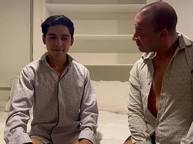 Este joven nunca había probado una gran verga como la que tiene este discapacitado asian gay party sexual intercourse videos